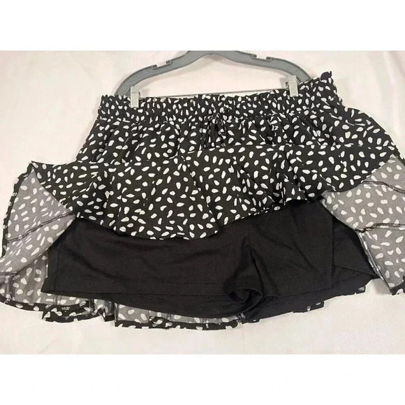 White Birch Skirt with Short underneath in Black and White Print Size 2X - Picture 2 of 5